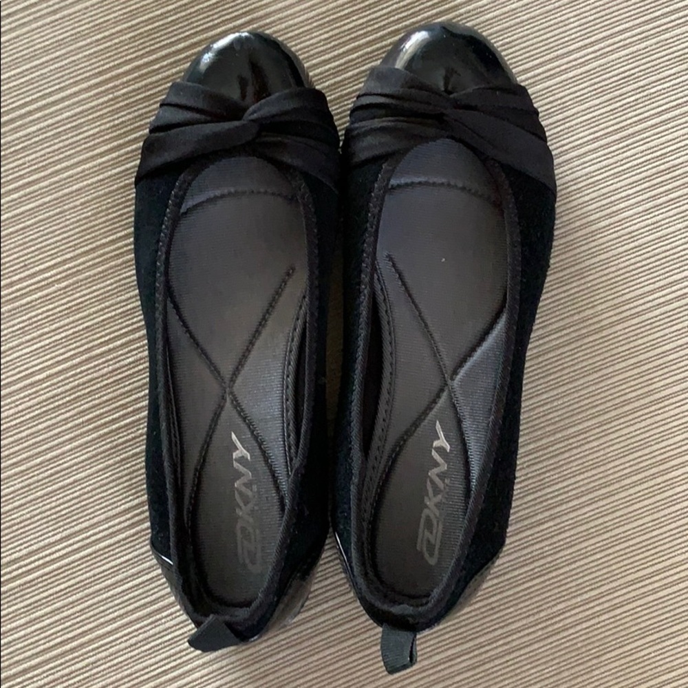 DKNY black flats